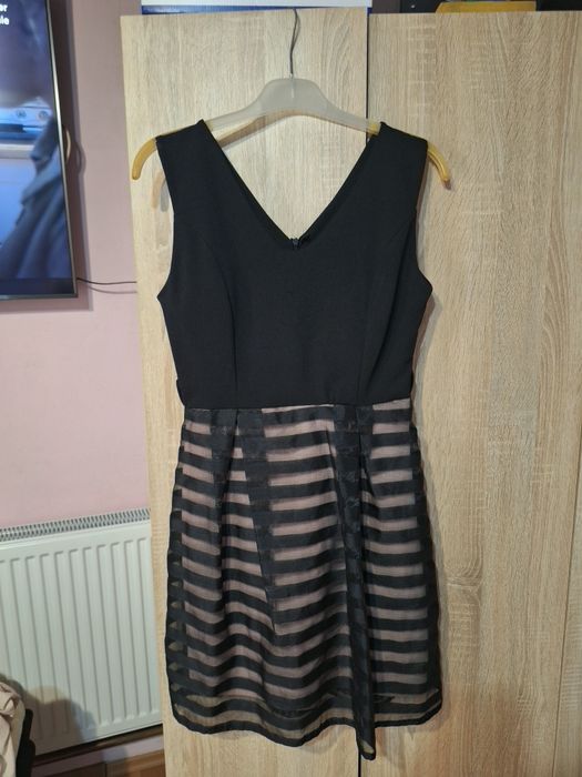 Rochie neagra, purtată o singură dată