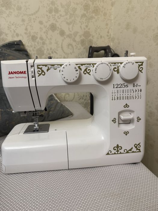 Швейная машинка Janome 1225s