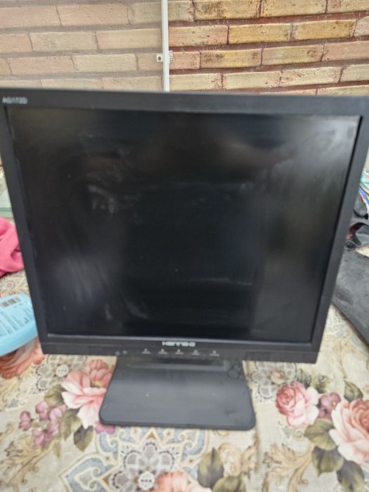 MONITOARE LCD 17" și 19" – Samsung / Hanns-G / BenQ / V7 – FUNCȚIONALE