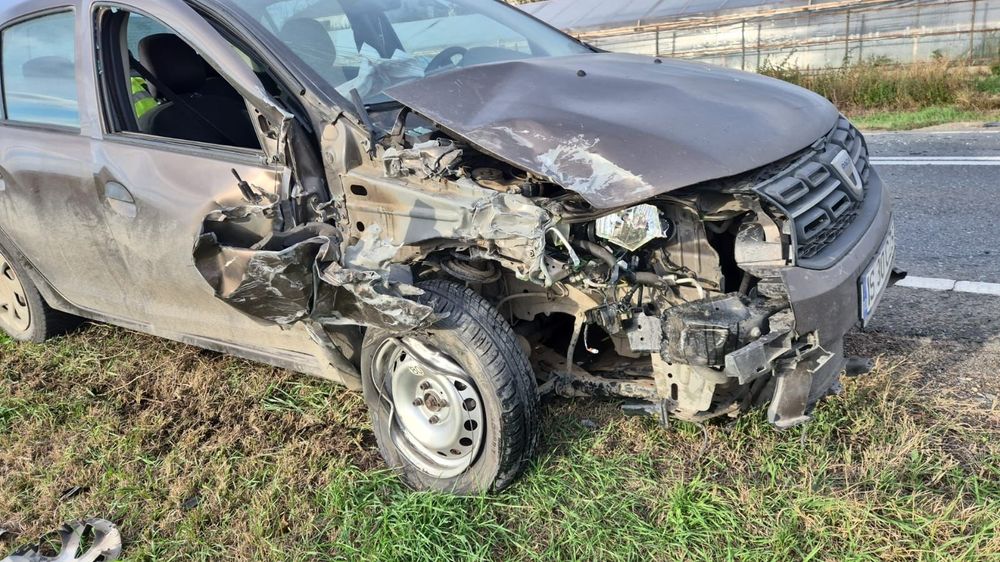 Vând sau  dezmebrez