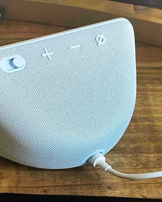 СКАНДАЛНО УДОБЕН: Amazon Echo Show 5 (3rd Gen)