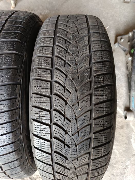 Зимни гуми -17цола -215/65-1бр.-65лв."GOOD YEAR"