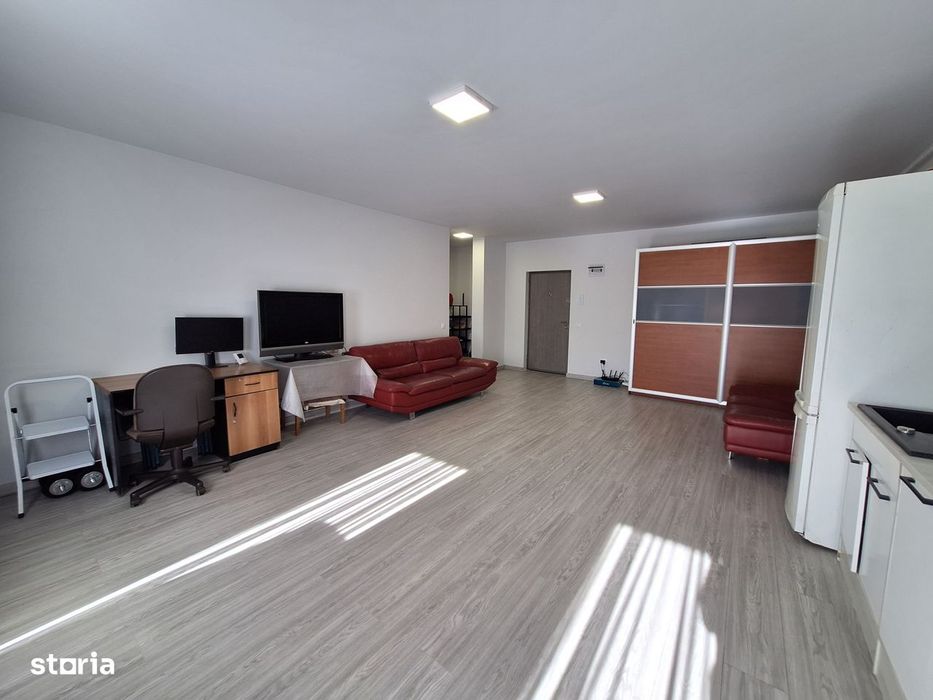 Apartament cu 2 camere, 55 mp, balcon, zona Eroilor (blocurile albe) — fotografia 3