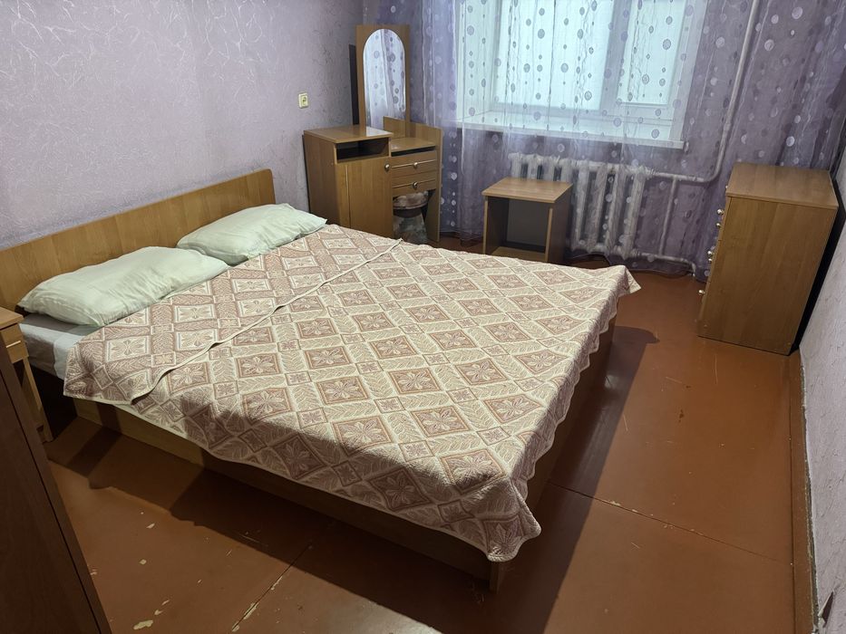 Продам спальный гарнитур