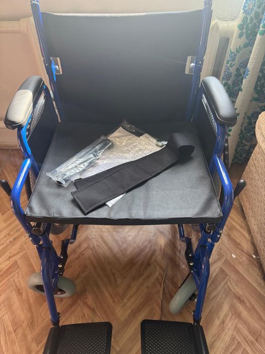 Продам инвалидную коляску