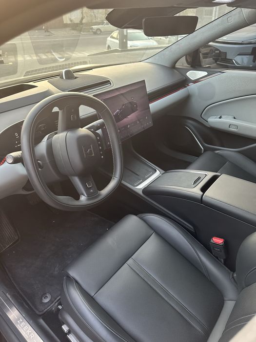 Zeekr 007 standart 2025