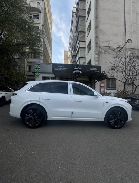 Аренда авто с водителем (Li L6)