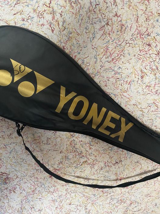 Badminton raketka yangiday