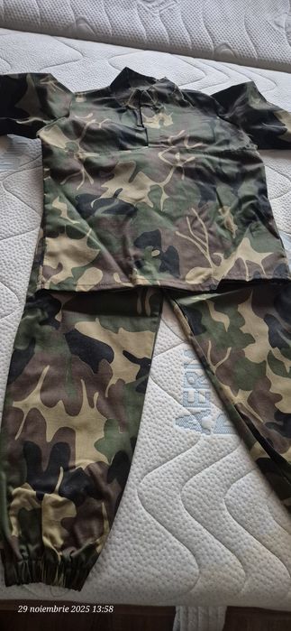 Costum vanator 4 - 6 ani