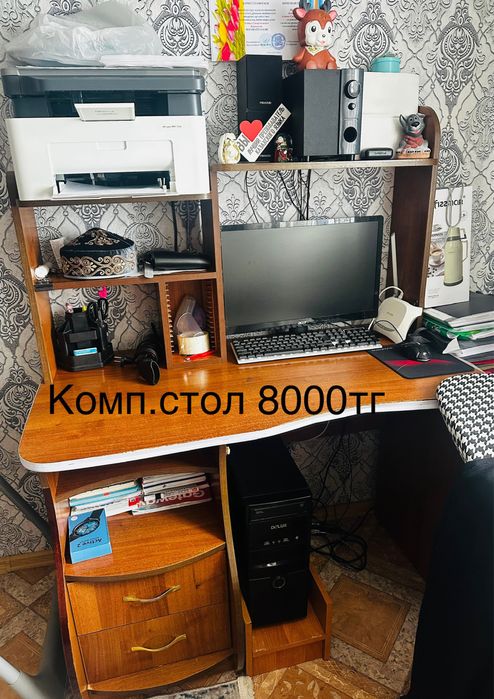 Продам табуретки,шкаф,комп стол,вешалка,стол