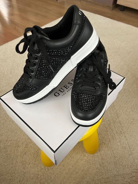 Обувки Guess оригинални