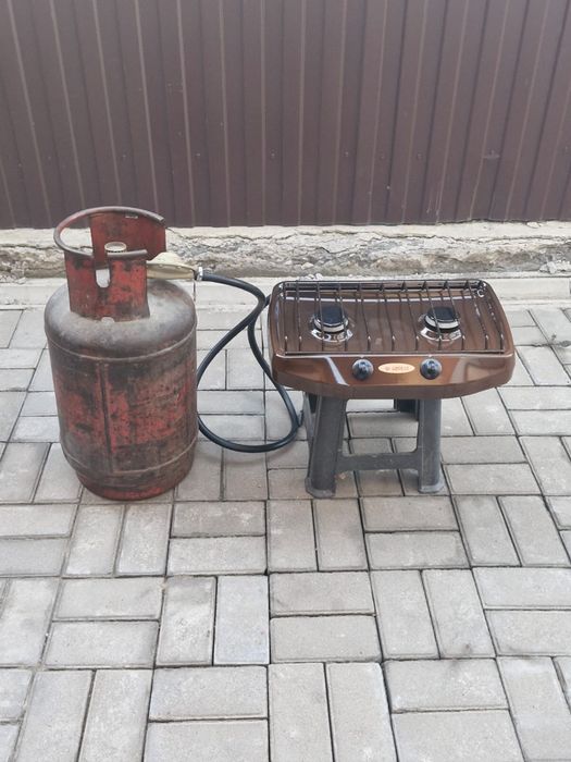 Продам газовую плиту