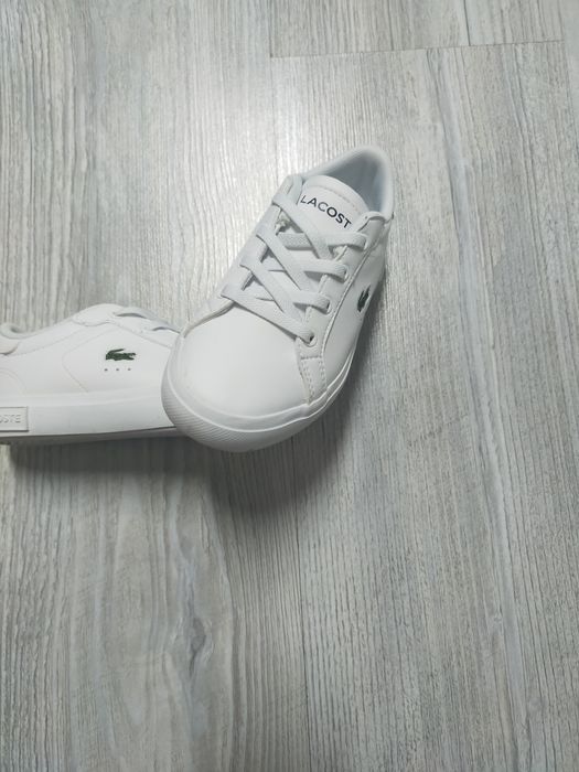 Pantofi sport marca Lacoste