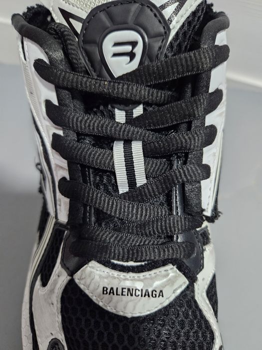 Balenciaga Runner Black And White