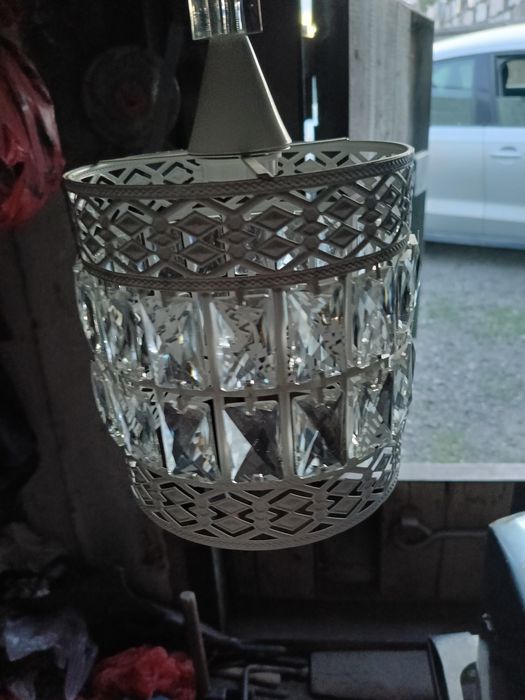 Продам люстру почти новая