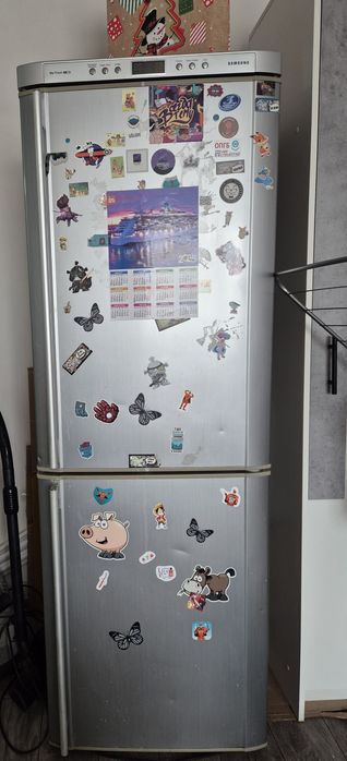 Холодильник Samsung