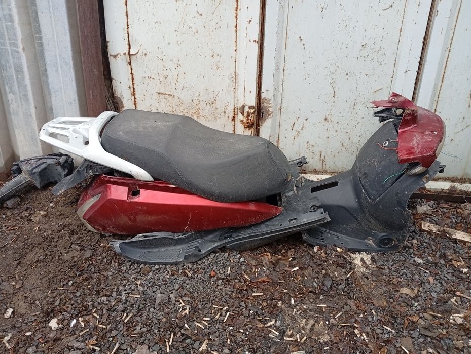 Продам пластик на скутер