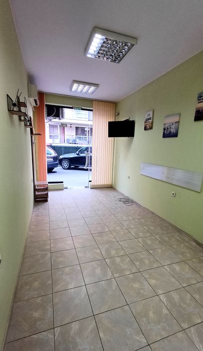 Дава се под наем Офис в Пловдив, Южен - 30 кв.м за 255 € - Снимка #1