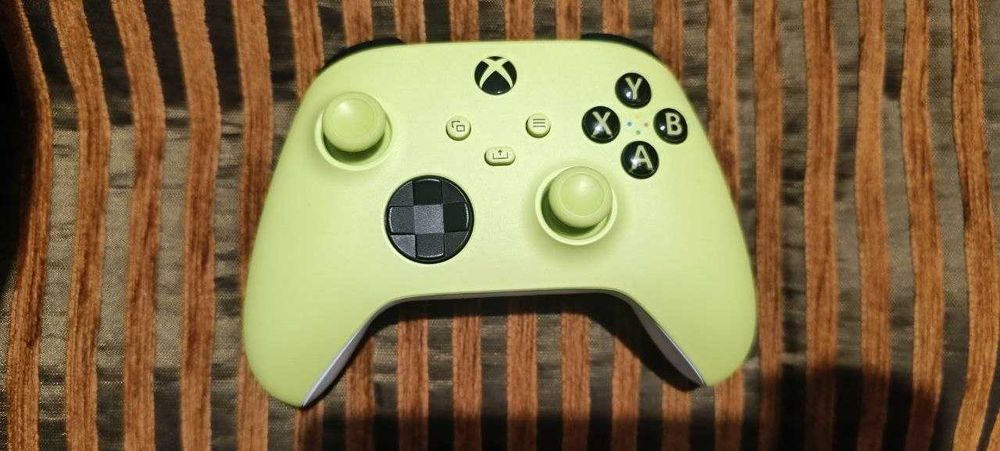 Xbox Wireless Controller Series S/X Electric Volt