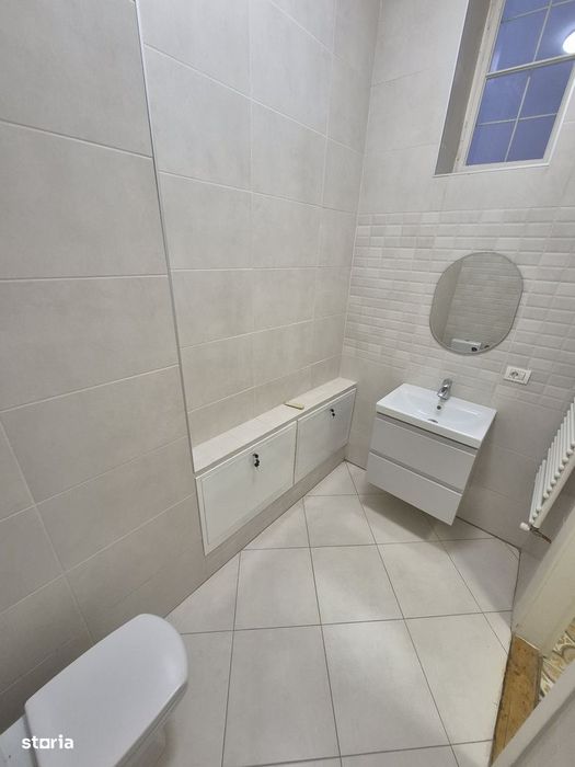 Birou de inchiriat-Piata Sinaia-3 Camere-86MP-Etaj 1-Centrala-800 Euro