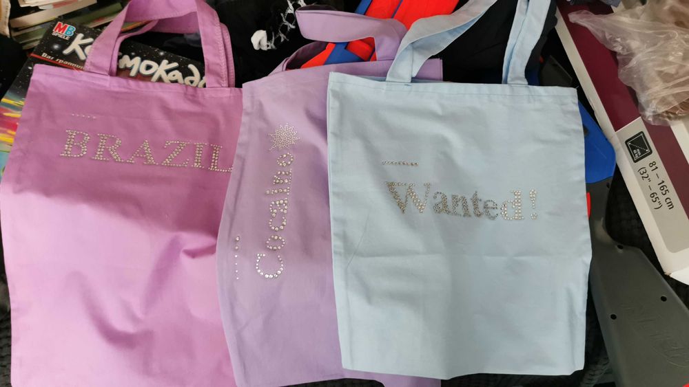 Чанти декорирани с камъни тип Сваровски