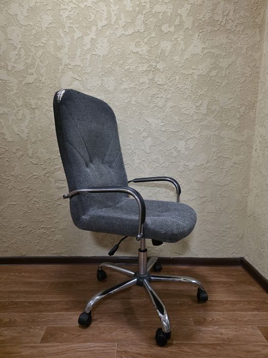 Продам офисное кресло