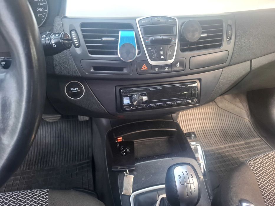 Vând mașină Renault laguna 3