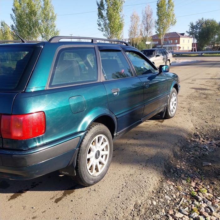 Машина , Ауди 80 В4 , 1995года