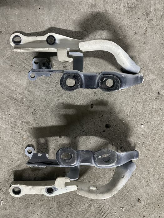 Петли капота Toyota Crown оригинал