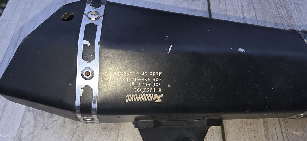 Toba moto akrapovici