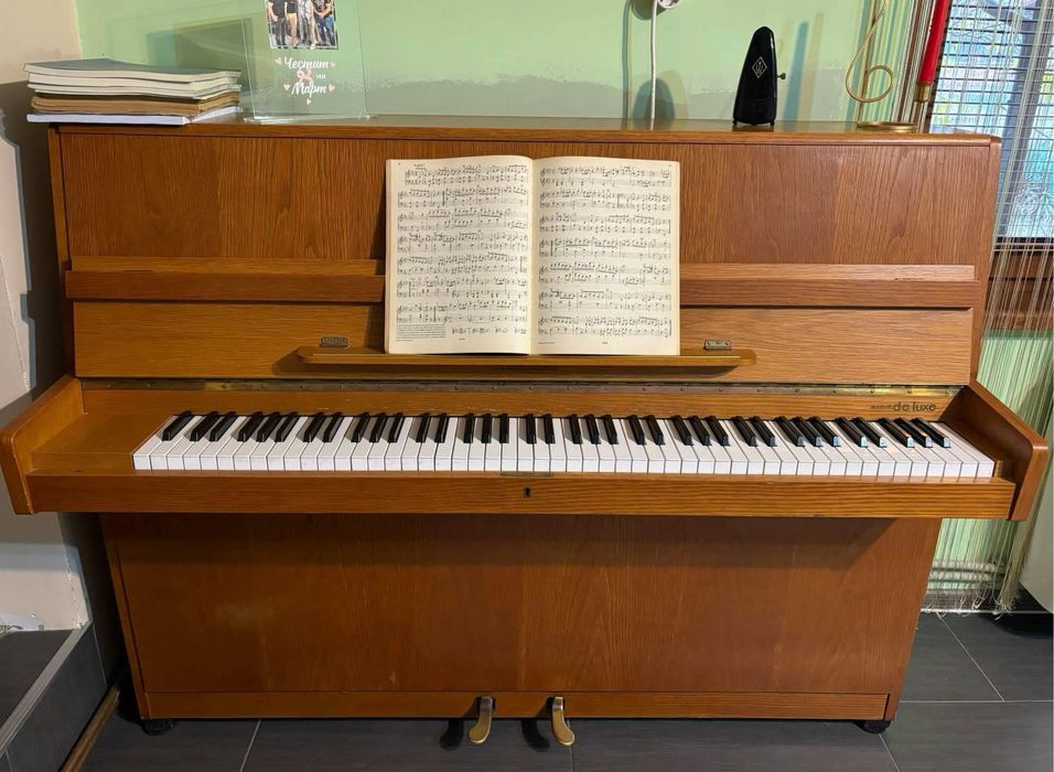 Продавам пиано Rönisch