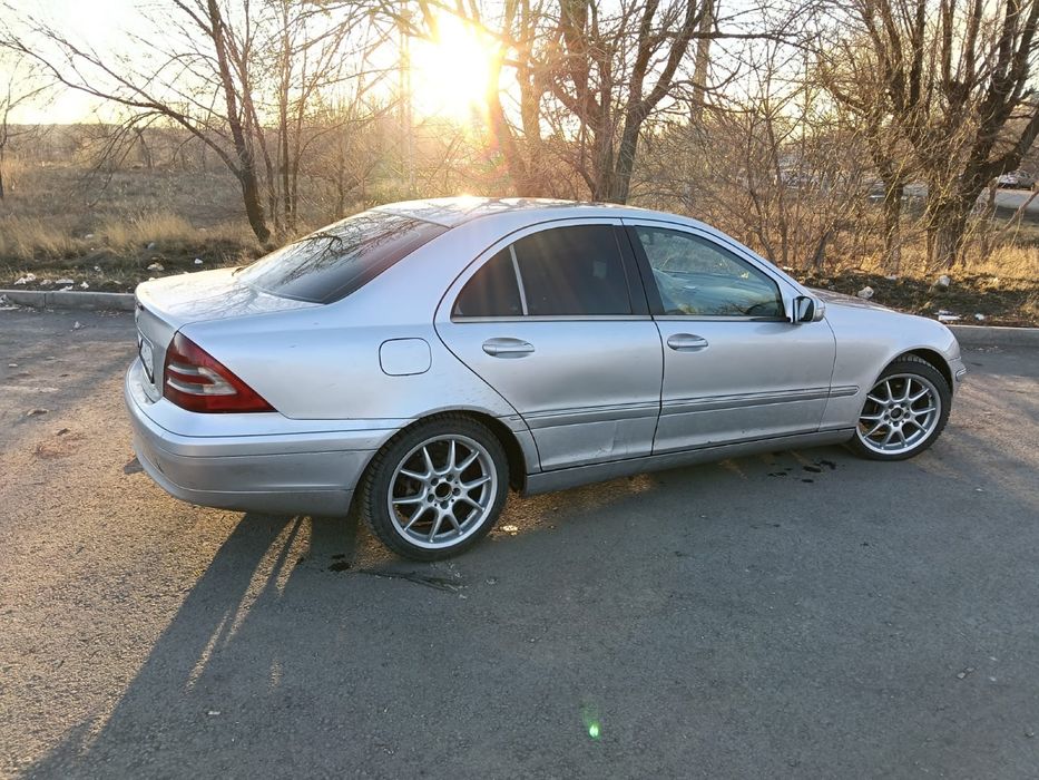 Продам мерседес С 230