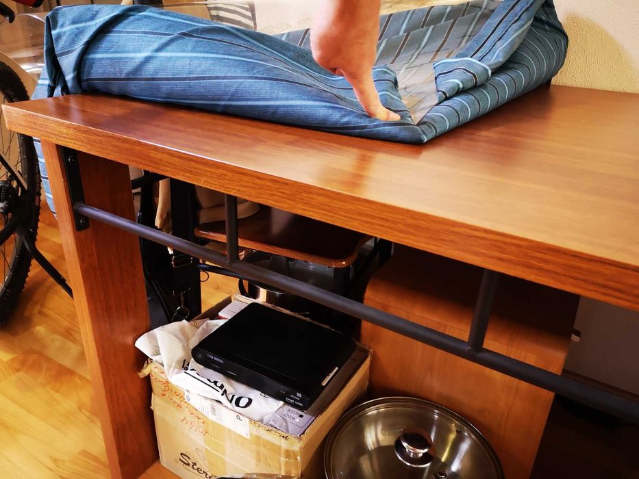 продается обеденный стол