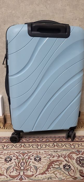 Продам чемодан !