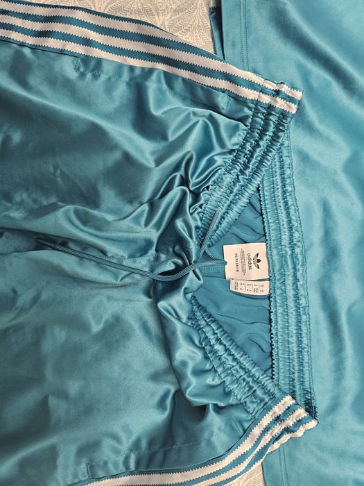 Compleu adidas deosebit