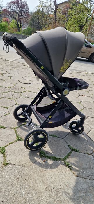 Продавам бебешка количка 3 в 1