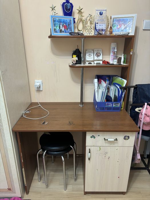 Письменный стол для школьника