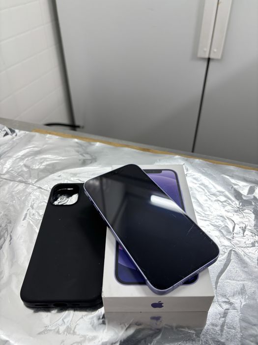 Продается айфон 12