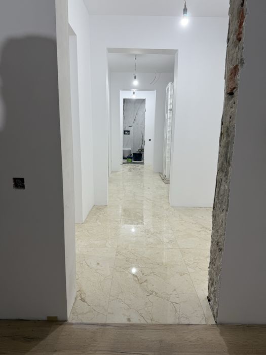 Instalatii sanitare, electrice, amenajari (gresie, parchet etc)