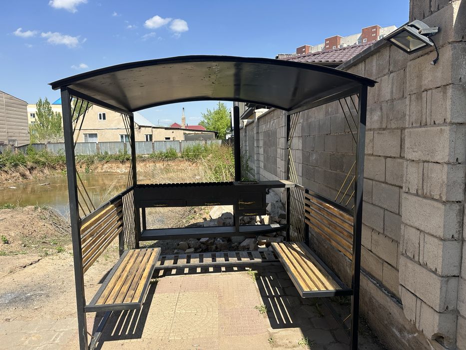 Продам беседку с мангалом !