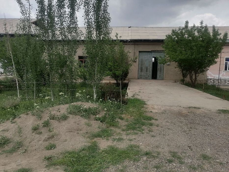 Uy sotladi qarshi shaxar Араловул махалласи езевон кучаси 109уй