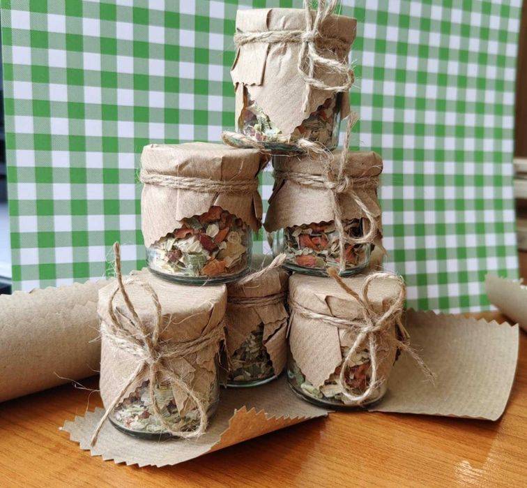 Бурканчета със сушени зеленчуци - подаръчета за гости