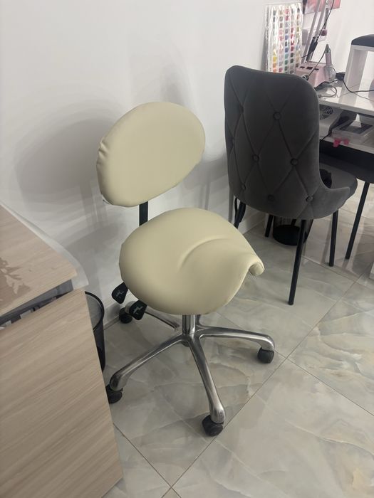Продам помощник для мастера и кресло