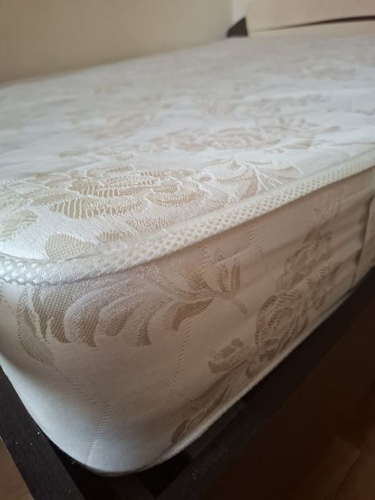 Спальний гарнитур