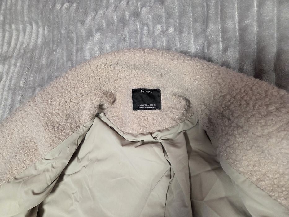 Продавал палто Bershka