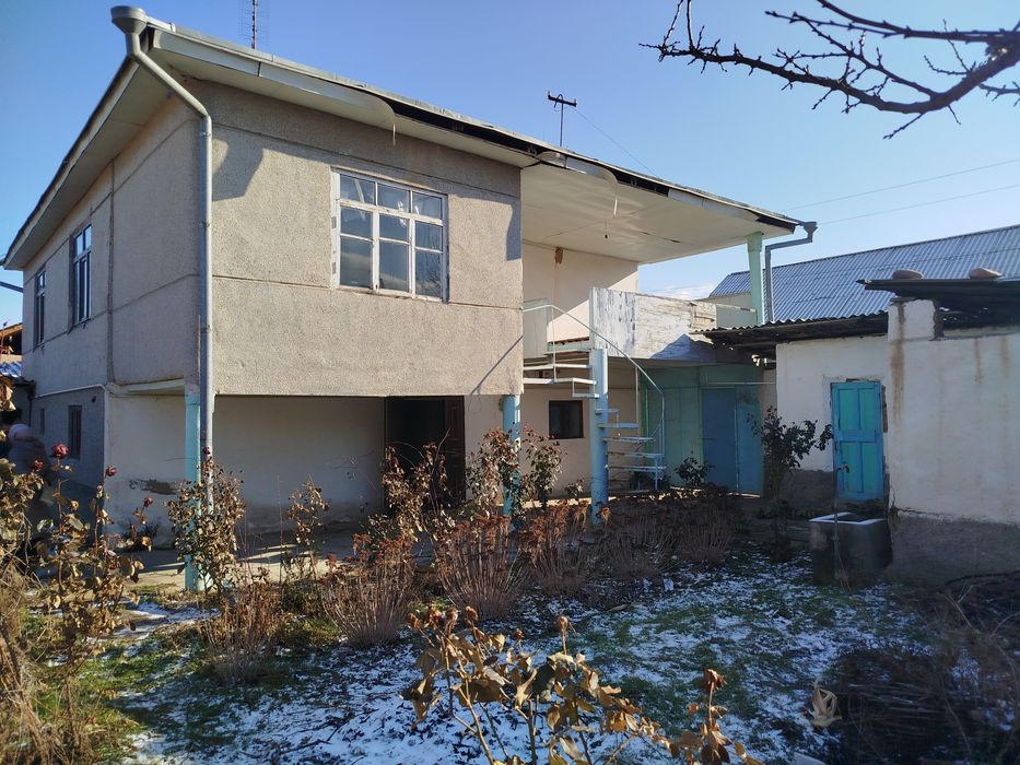 Азадбаш кишлогида жойлашган 6 сотх