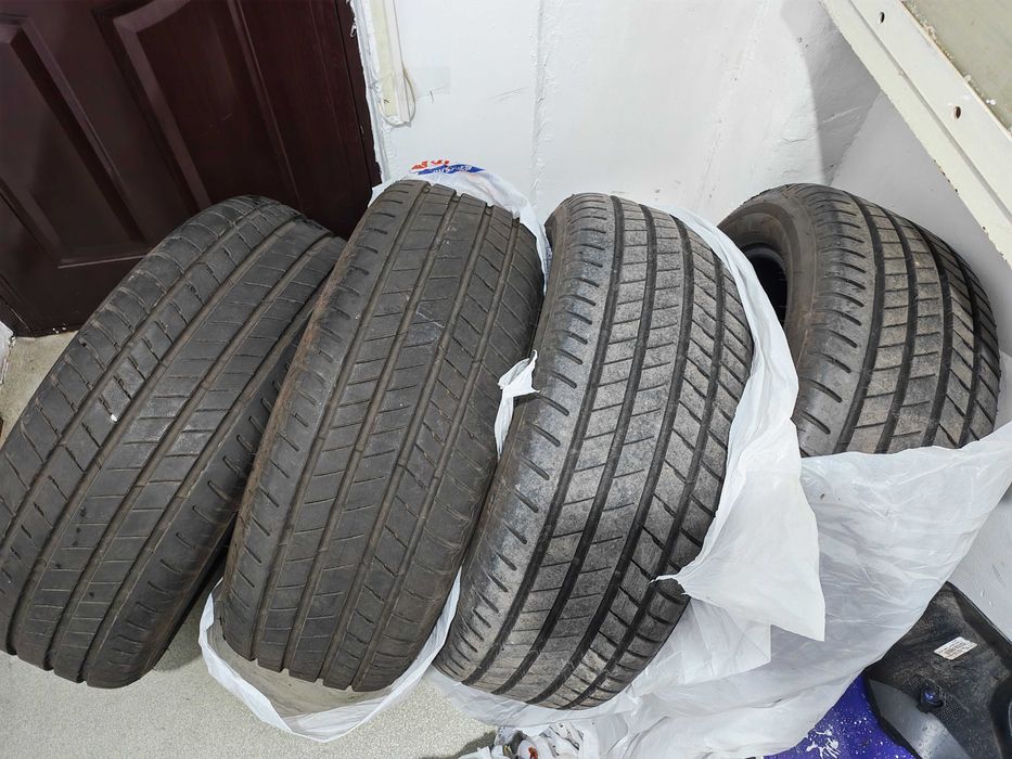 Set 4 anvelope Bridgestone 245/50 R19 105W* XL Alenza 001 de vara.