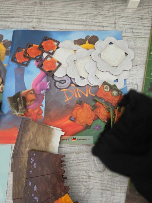 Joc de societate SOS Dino