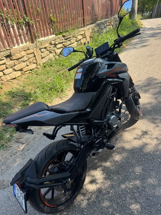 Vând cf moto 300nk