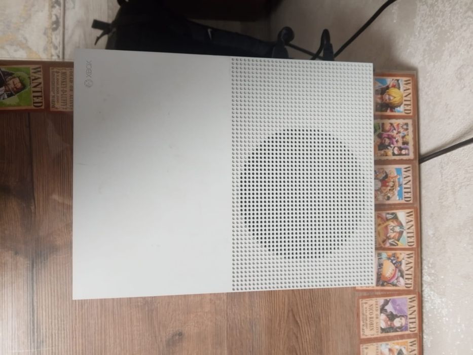 Xbox one s с 2 джостиками 1тб